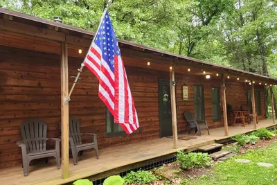 Image de Secluded Cabin Getaway with Firepit