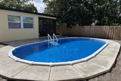 Image de Renovated Home in Hollywood