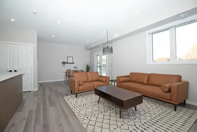 Image de Modern 2 Bedroom Downtown Apartment