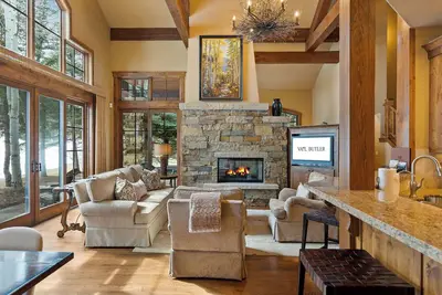 Image de Arrowhead Retreat by Vail Butler - Walk to Lift!