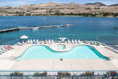 Image de Lake Chelan Waterfront Resort Home- Pool, Boat -Str-0290
