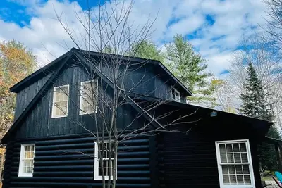 Image de Cozy Wood log cottage