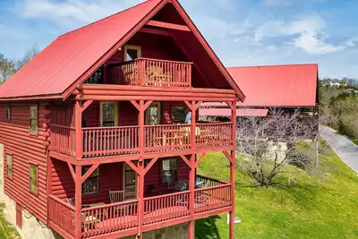 Image de Hideaway Hangout! Family Retreat! Beautiful views, 3 decks, hot tub, multicade!