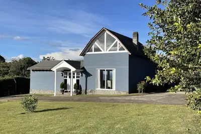 Mountain get away with spectacular  view of the valley