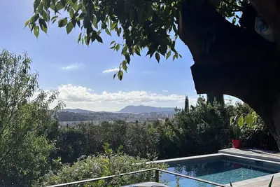 Image de Maison avec Piscine et jacuzzi à 15mn des plages
