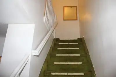 Lovely 2 bedroom  duplex home.