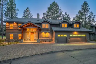 Image de Luxury 6Bd/6. 5 b, Hot Tub, A/C, Golf Course View, Pet Friendly