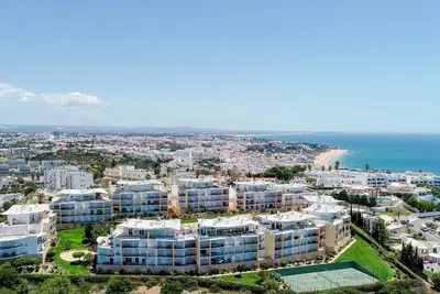 Image de Appartement de vacances pour 4 personnes  + 1 enfant env. 50 qmà Albufeira, Algarve (Ouest de l'Algarve)