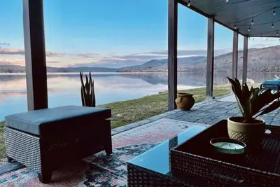 Image de Lake house