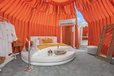 Image de Moon Suite / Igloo W/ Private Tub & Heated Pool
