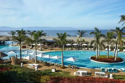 Image de Luxury Golf and Spa Resort Grand Mayan at Nuevo Vallarta 1bd Suite dipping pool