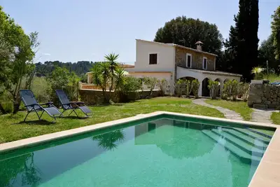 Image de Encantadora finca con piscina en la naturaleza