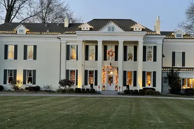 Image de Luxury on the Ohio River