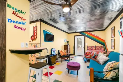 Image de The Lake Shack -Fun and Quirky, Bring Your Boat, A Fun Getaway Experience! -B52