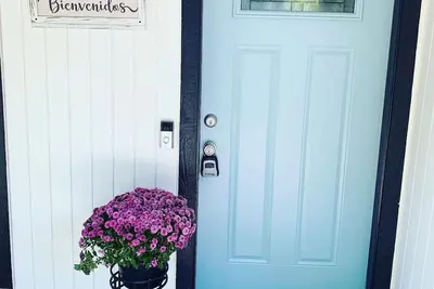 Image de Bluedoor House Comfy Home close to Nb, Sa, & Rafb