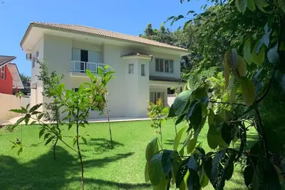Image de House 180m From Guaratuba Beach
