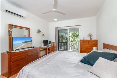 Image de Complete 2 bed townhouse 200 metre from beach - your home away from home