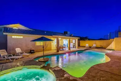 Image de PlayPool Fun | Spa | Sunsets | Garage | Lake Views