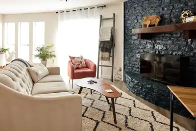 Image de Hestia: Modern Townhous Near Apple & Domain