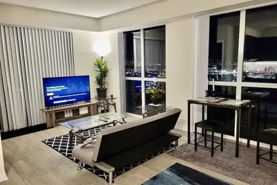 Image de Brand New condo - 2bed / 2bath suite - Unobstructed views of Downtown Toronto