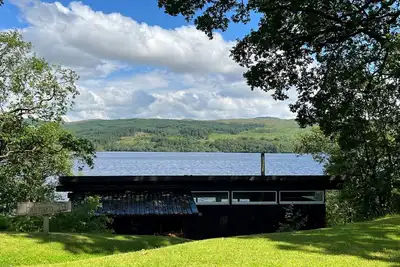 Image de Charming loch side log cabin with hot tub & stunning views across loch