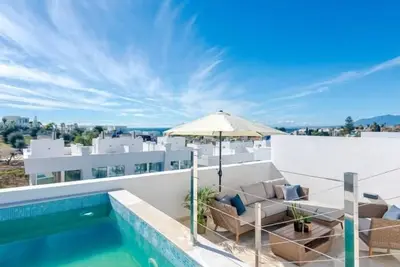 Image de Newly Built Townhouse w\/ Rooftop Pool in La Finca