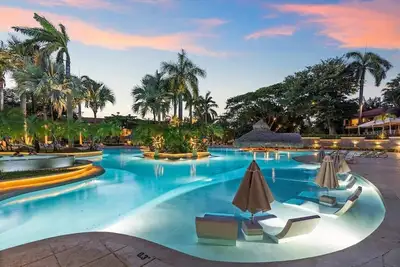 Image de Ocean-View Oasis w/ Swim-Up Bar & Beach Access