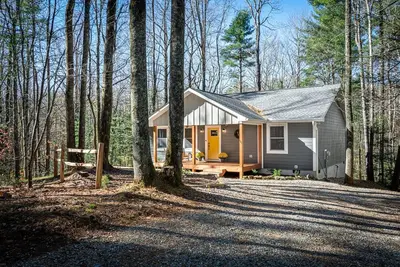 Saluda Creek Cottage, secluded, Great Wifi