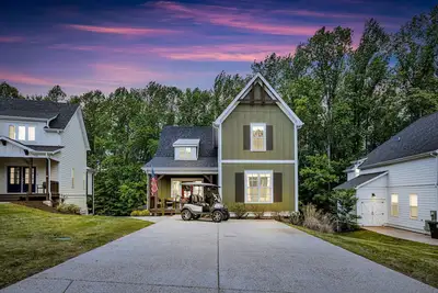 Image de New Tims Ford Lake House w/ Golf Cart, 4 bedrooms, arcade and games!