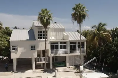 Image de Port Antigua Accueil dans une communauté privée de plage et de chariot de golf