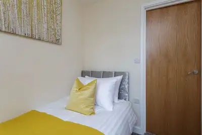 Image de Flat 5 -Exécutif-Appartement-Salle de bain et douche-Vue sur Jardin