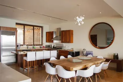 Image de Los Veneros Luxury Beachfront condo w/great views