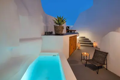 Image de Two bedroom suite with Outdoor hot tub (Ambelos) @ Aegean Mist Suites