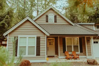 Image de 🏔 The Mt. Hood Manor - woodsy luxury by the river