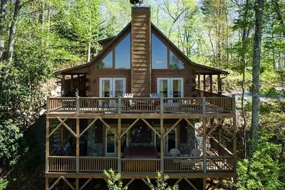 Image de 3 Story Cozy Cabin in Nantahala with Beautiful Lake & Mtn View!