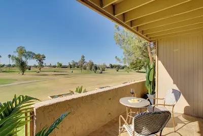 Image de 2 Mi to Old Town Scottsdale: Condo w/ Pool Access!