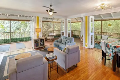 Image de Aloha Luxe Molokai Beachhouse. Perfect for single, couples, or groups 3bdrm/2bth