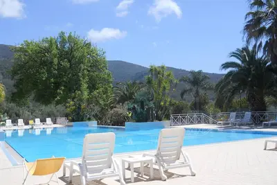 Image de Appartement avec piscine et court de tennis, près de la plage