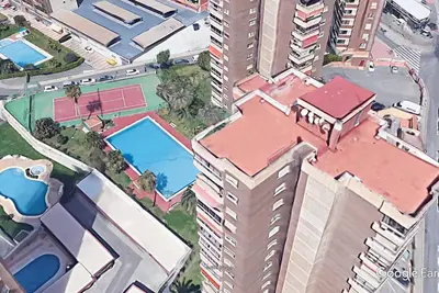 Image de Apartment, central and comfortable, gardens and pool, parking, the beach 10 min.