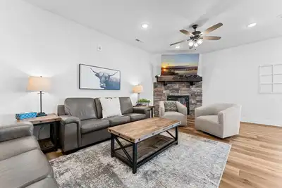 Image de Breathtaking Scenery and Plenty of Room to Enjoy Time with the Whole Family!