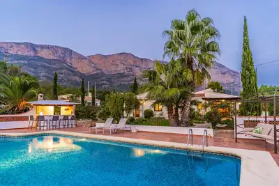 Belle villa familiale de 3 chambres à Jávea