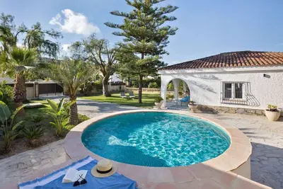 Image de Alicante House. Relax and design in a unique environment.