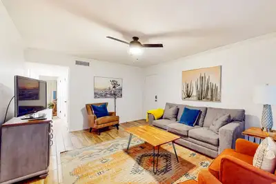 Image de Old Town Scottsdale Condo w/ Private Patio, Shared Outdoor Pool, and Gym