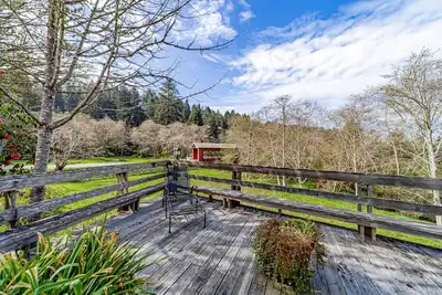 Image de Dog-Friendly Home with a Creek View - Free WiFi, Fireplace, & Washer/Dryer