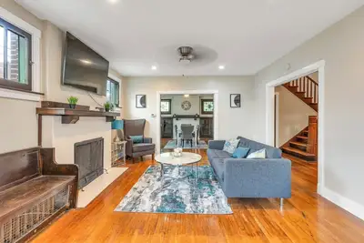 Image de Spacious 3br Home near Downtown, Oakland & East Liberty! Max 15 nights by RedAwning