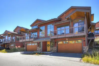 Image de Modern Mountain Getaway w/ views 4 bed / 4. 5 bath
