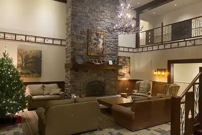 Image de 2400 sf 4br/4ba Stratton Condo. Walk to Village. Pool, spa, sauna, game room.