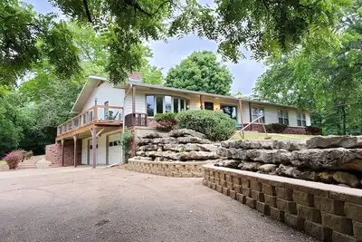 Image de Peaceful retreat, just 10 minutes outside of town