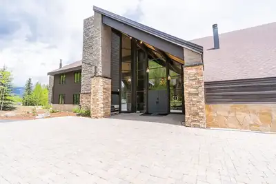 Image de Mtn. Lodge - Sleeps 46 - Hot Tubs + Mountain Views