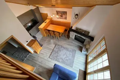 Image de Extérieur : appartement récemment rénové aux combles, 4ème étage avec ascenseur, duplex, balcon expo